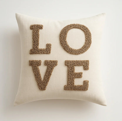 Cojín Bordado Love 45x45 cms